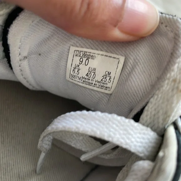 Vans Sneakers - Picture 2 of 9